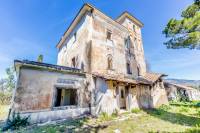 Palazzo-stabile in vendita a  TIVOLI - VILLA ADRIANA su Via Paterno foto 1 di 16