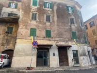 Negozio in vendita a CASTEL MADAMA su Piazza Mazzini foto 1 di 11