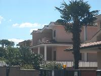 Villa in vendita a LADISPOLI su Via Dei Gelsomini foto 1 di 12