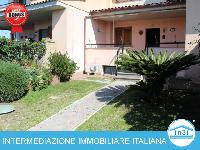 Villa in vendita a LADISPOLI su Via Stoccolma foto 1 di 12