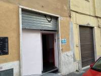 Negozio in affitto a  TIVOLI su Adiacenze Via Del Trevio - Via Munazio Planco foto 1 di 16