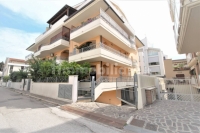 Appartamento in vendita a ROSETO DEGLI ABRUZZI su Via Napoli foto 1 di 12