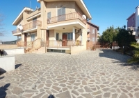 Villa in vendita a  ROMA su Via Di Torrenova foto 1 di 12