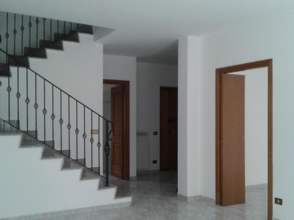 Villa in vendita a gallicano-nel-lazio - via-delle-ville. Foto 1 di 3 