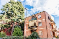 Appartamento-interapropriet in vendita a  ROMA su Via Domenico Comparetti foto 1 di 12